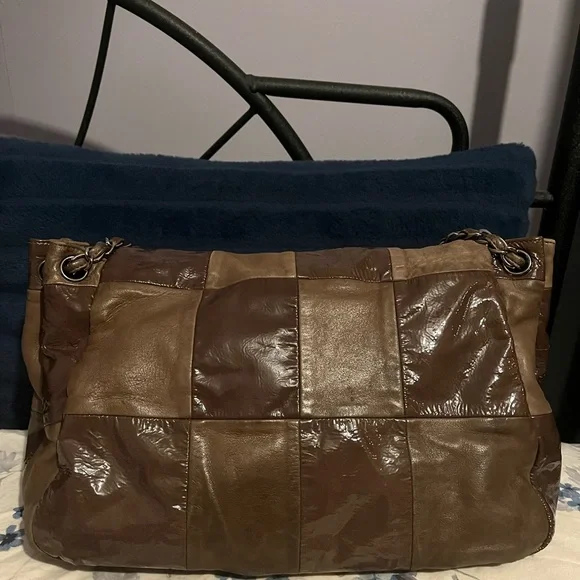 CHANEL BROOKLYN ACCORDION FLAP BAG - Picture 3 of 17